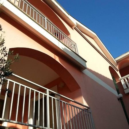 Apartmani Vesna Pinezići 外观 照片